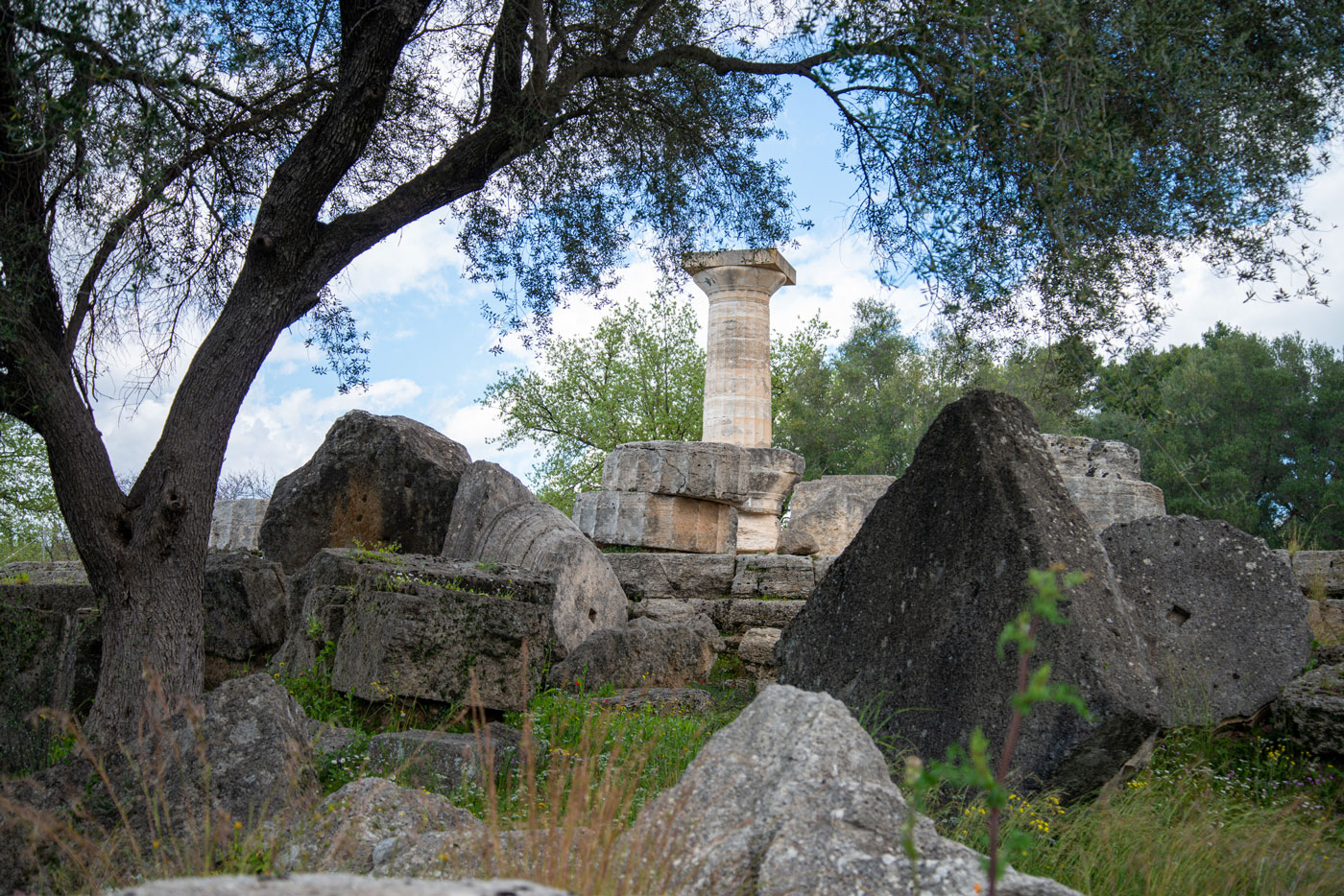 Κάπου εδώ υψωνόταν η ιερή ελιά