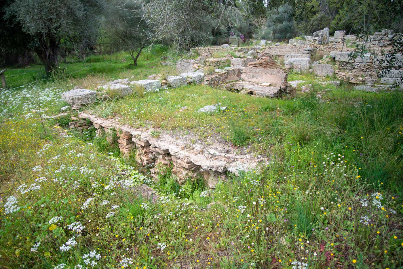 Άποψη του μνημείου (από Α)